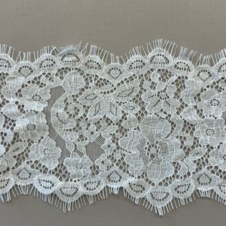 Tecido Renda Chantilly Acabamento 12CM Off White